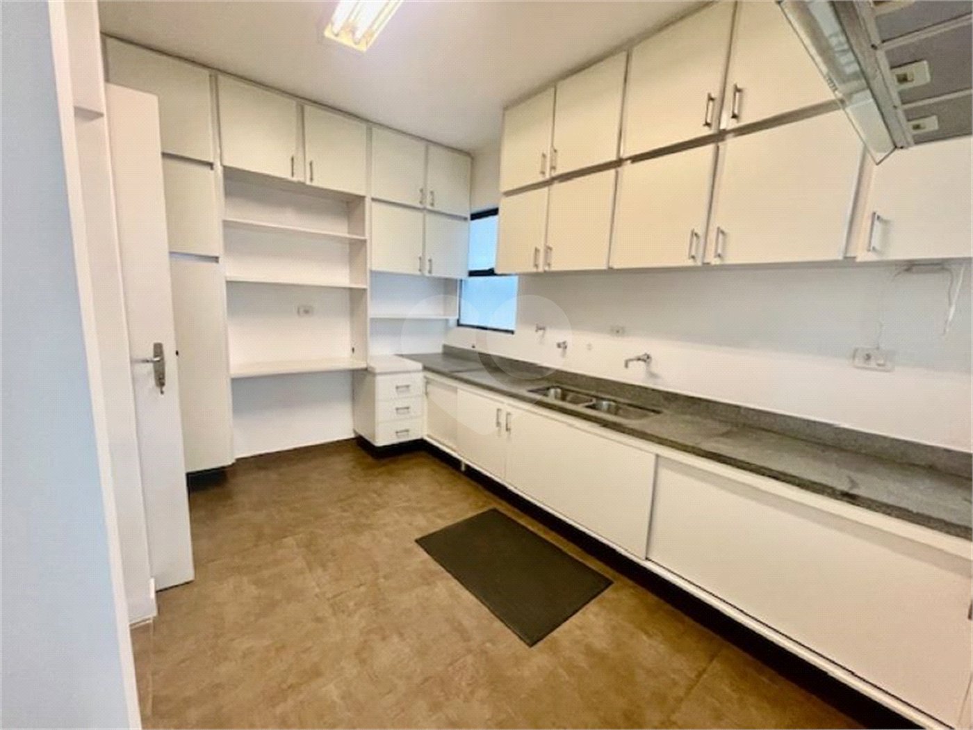 Apartamento à venda ou para alugar com 3 quartos, sendo 1 suíte, em Itaim Bibi, São Paulo, SP