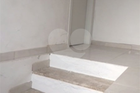 Sobrado à venda com 6 quartos, sendo 4 suítes,  em Jardim Ester, São Paulo, SP