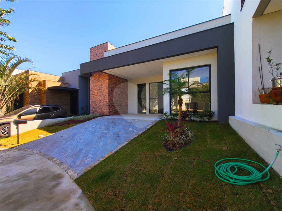 Casa à venda com 3 quartos, sendo 1 suíte, no condomínio Terras de São Francisco, Sorocaba - SP