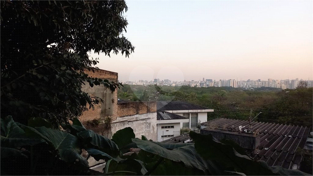 Casa à venda com 4 quartos, sendo 2 suítes, em Jardim São Bento, São Paulo, SP