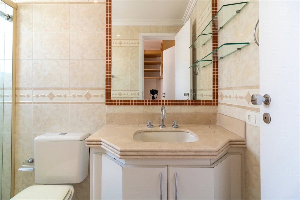 Apartamento à venda com 4 quartos, sendo 3 suítes, em Brooklin Paulista, São Paulo, SP