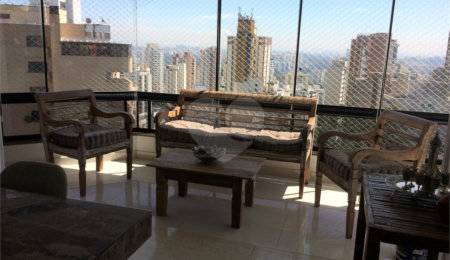 Apartamento à venda com 3 suítes em Vila Suzana, São Paulo, SP