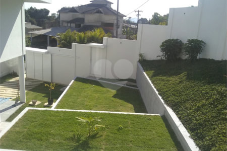 Casa à venda com 4 quartos, sendo 2 suítes, no condomínio Residencial Green Ville, Rio de Janeiro - RJ