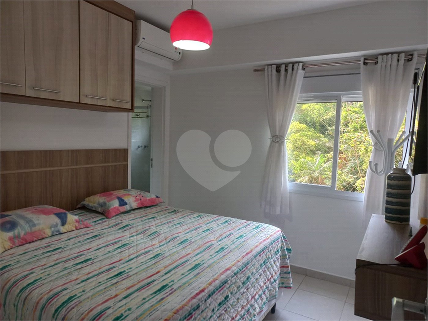 Apartamento à venda ou para alugar com 3 suítes em Enseada, Guarujá, SP