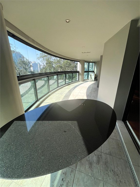 Apartamento para alugar com 4 suítes em Jardim Morumbi, São Paulo, SP