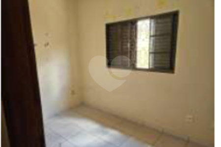 Casa à venda com 3 quartos em Residencial Azulville II, Matão, SP