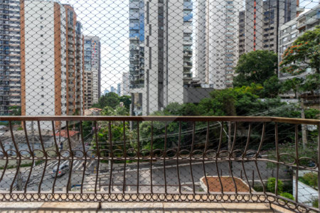 Apartamento à venda com 3 quartos, sendo 1 suíte, em Brooklin, São Paulo, SP