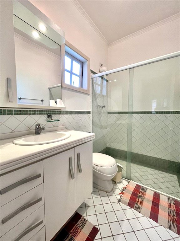 Casa à venda com 5 quartos, sendo 3 suítes, no condomínio Santa Teresa 1, Vinhedo - SP