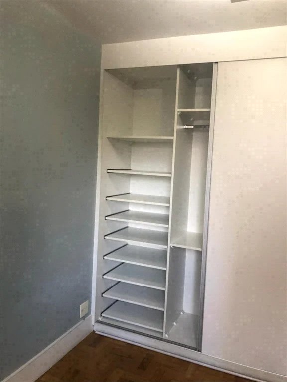 Sala à venda em Vila Suzana, São Paulo, SP