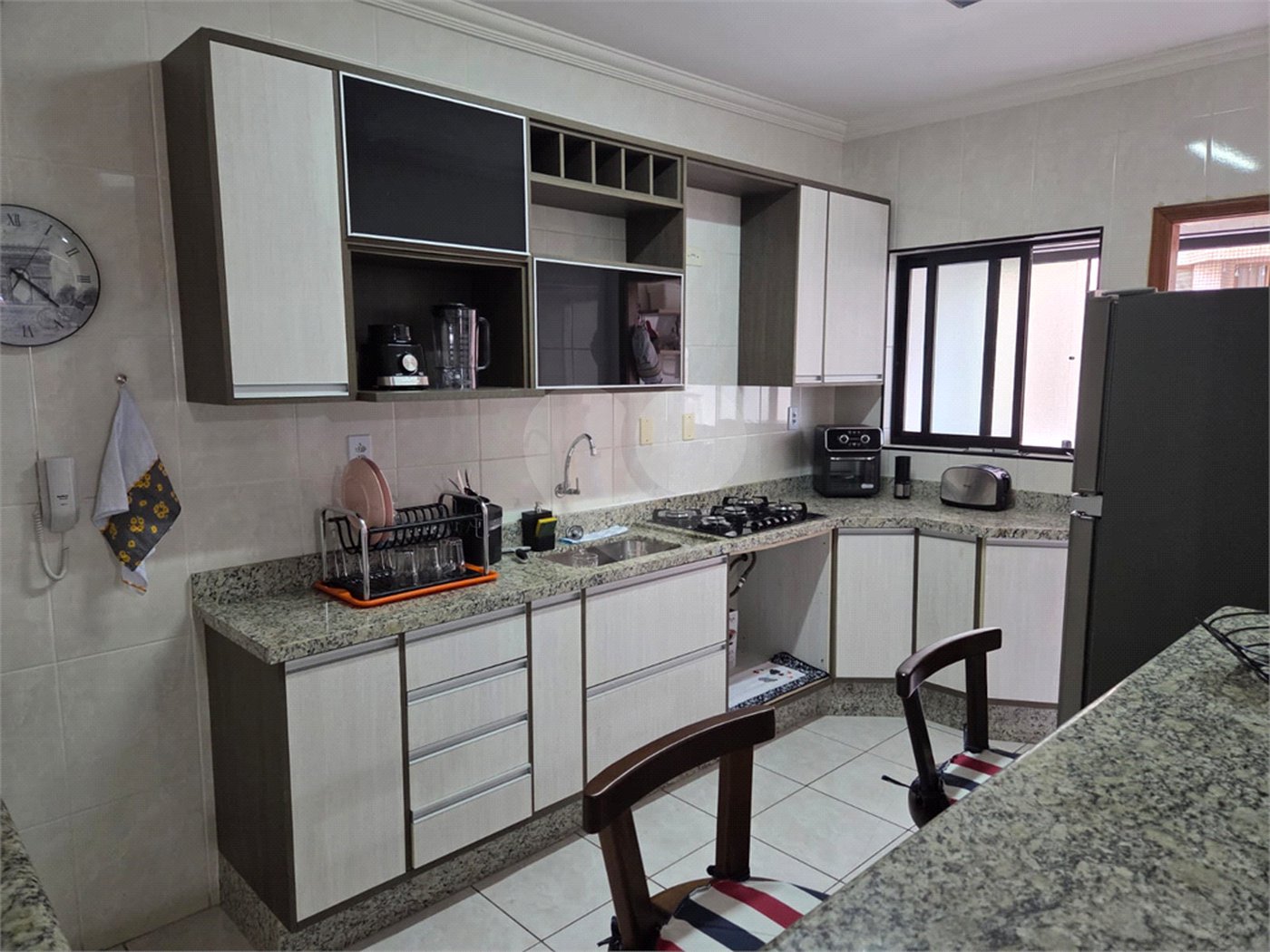 Apartamento à venda com 2 quartos, sendo 1 suíte, em Canto do Forte, Praia Grande, SP