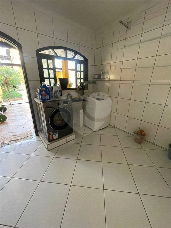 Sobrado à venda com 4 quartos, sendo 1 suíte, em Vila Áurea, Poá, SP