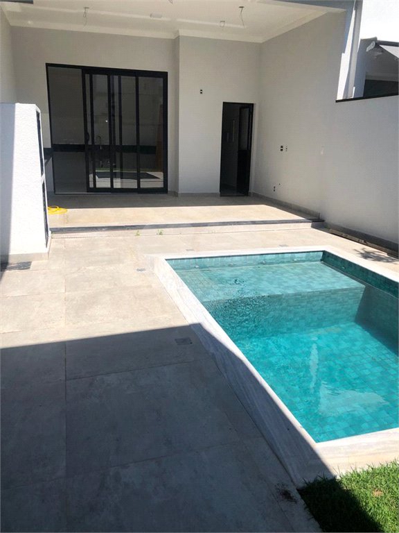 Indaiatuba - Condominio Jardins di Roma - Venda -Locação 0 R$ 10.000,00 mais encargos - condominio - R$ 650,00 - IPTU - R$ 230,00 - Terreno 300ms - construido 170 metros quadrados - Terrea - 3 quartos, uma suíte e uma demi suite , 4 banheiros , piscina - Preparado para água quente até a piscina!!