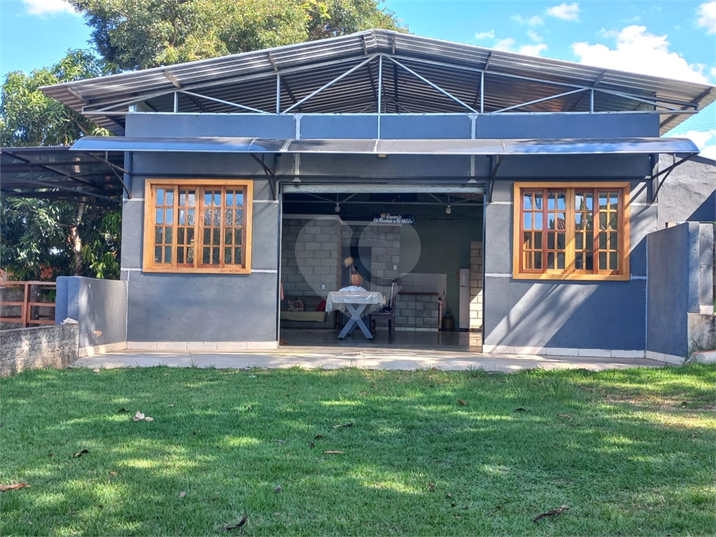 Casa à venda com 2 quartos em Vila Matias, Alambari, SP