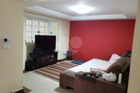 Casa à venda com 6 quartos, sendo 3 suítes, em Alto Ipiranga, Mogi das Cruzes, SP
