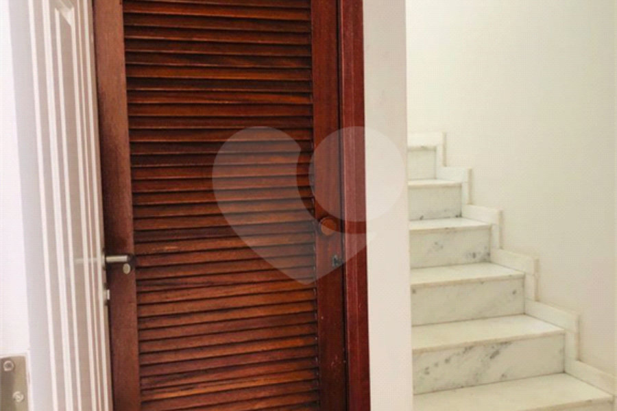 Sobrado à venda com 3 suítes em Tremembé, São Paulo, SP