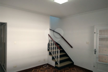 Sobrado à venda com 3 quartos em Chora Menino, São Paulo, SP