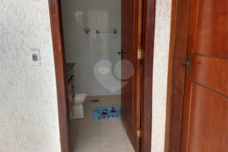 Casa à venda com 3 quartos, sendo 1 suíte,  em Vila Oliveira, Mogi das Cruzes, SP