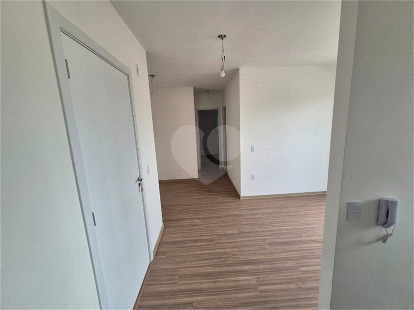 Apartamento à venda com 2 quartos, sendo 1 suíte,  em Vila Hortência, Sorocaba, SP