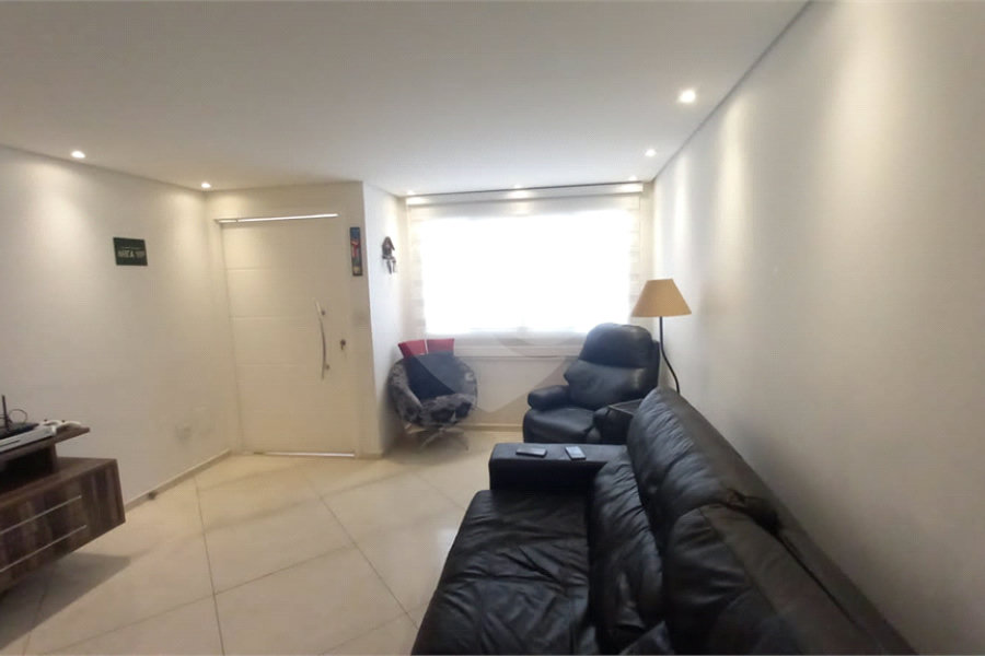 Sobrado à venda com 3 suítes em Vila Nivi, São Paulo, SP