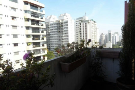 Apartamento à venda com 3 quartos, sendo 2 suítes, em Campo Belo, São Paulo, SP