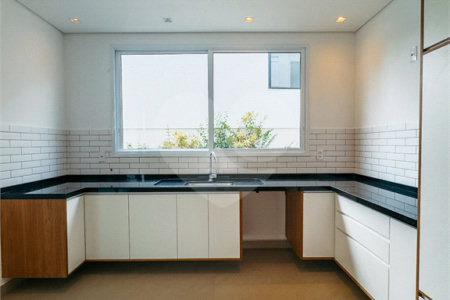 Casa à venda com 4 suítes no condomínio Villa dos Pinheiros, Indaiatuba - SP