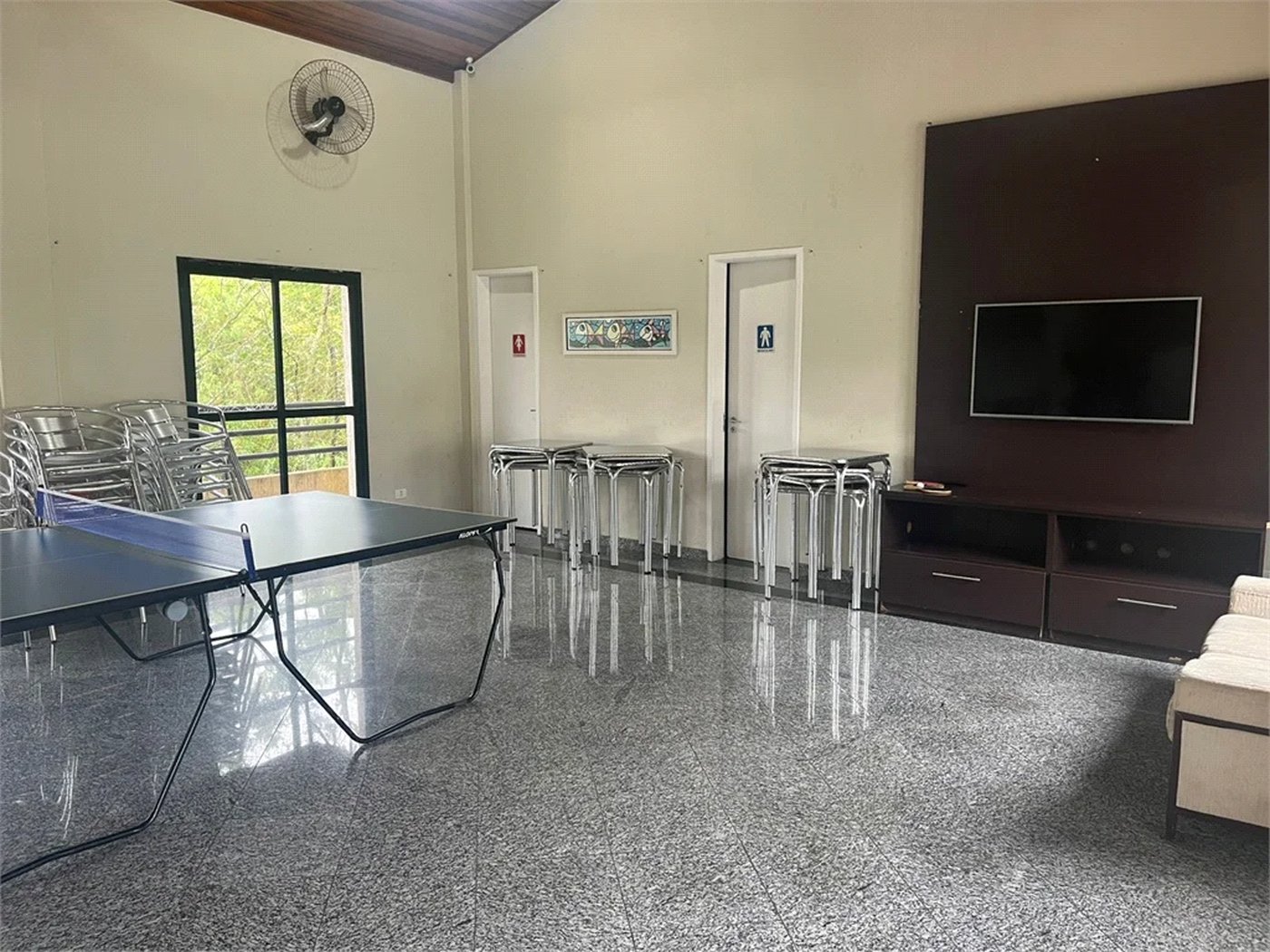 Casa à venda com 3 quartos, sendo 1 suíte, no condomínio New Village, Cotia - SP