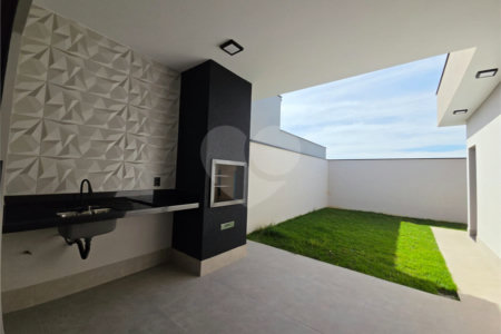 Casa à venda com 3 quartos, sendo 1 suíte, no condomínio Cerejeiras, Araçoiaba da Serra - SP