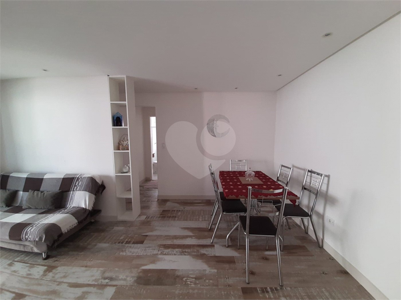 Apartamento à venda com 2 quartos, sendo 1 suíte,  no Centro, Mongaguá, SP