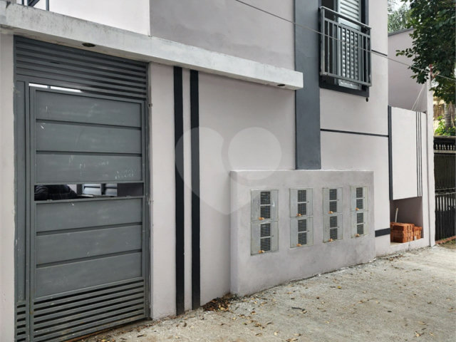 Casa à venda com 2 quartos, sendo 1 suíte,  no condomínio Residencial Sanches, São Paulo - SP
