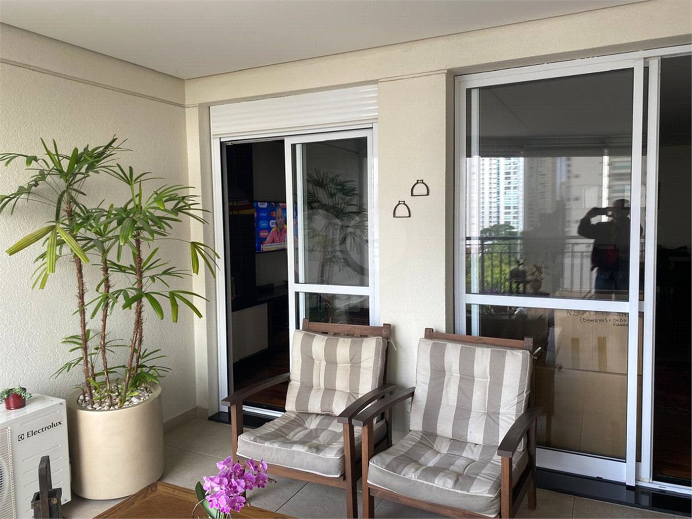 Apartamento à venda com 3 quartos, sendo 2 suítes,  em Campo Belo, São Paulo, SP