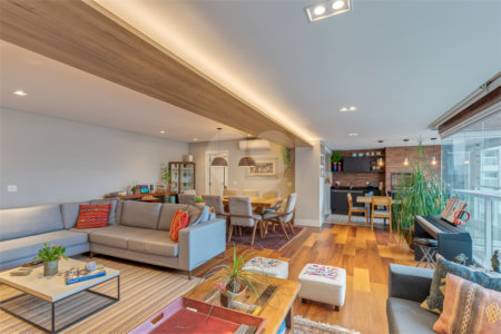Apartamento à venda com 3 suítes em Chácara Santo Antônio, São Paulo, SP