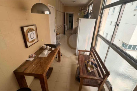 Apartamento à venda com 3 quartos, sendo 1 suíte, em Cerqueira César, São Paulo, SP