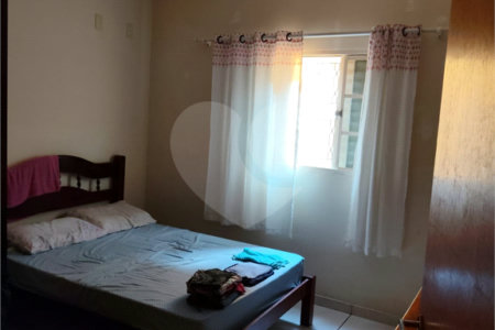Casa à venda com 3 quartos, sendo 1 suíte,  em Jardim Santo Onofre, São José dos Campos, SP