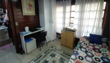 Sobrado à venda com 3 quartos, sendo 1 suíte,  no Centro, Vinhedo, SP
