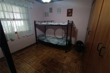 Casa à venda com 3 quartos em Vila Santa Rosália, São Roque, SP