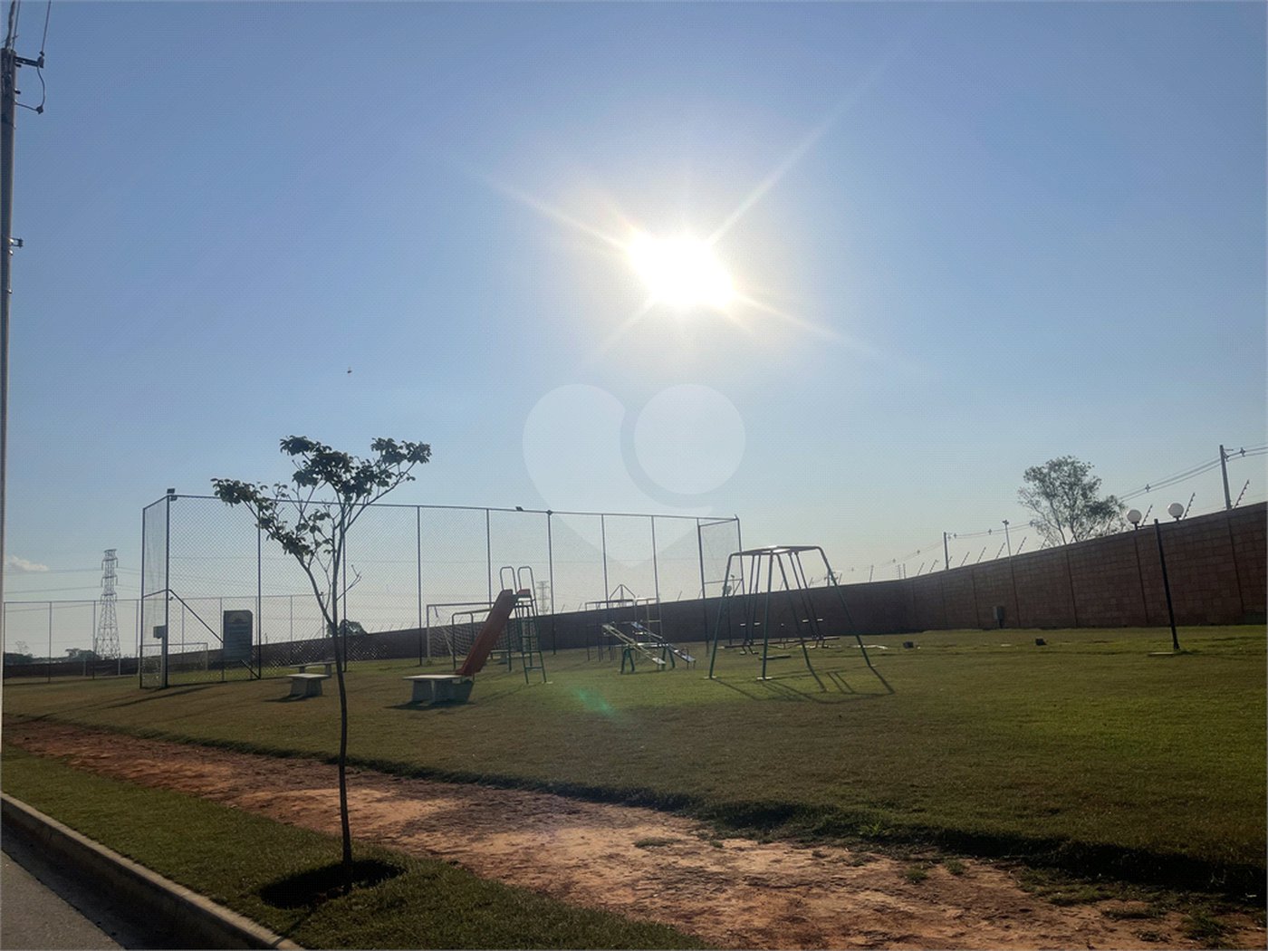 Casa à venda com 3 quartos, sendo 1 suíte,  no condomínio Residencial Villagio Wanel, Sorocaba - SP