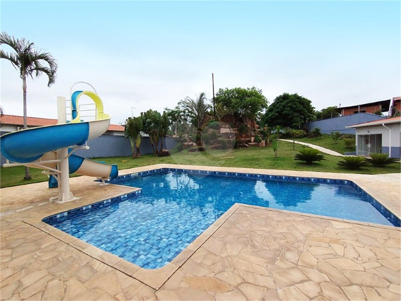 Casa à venda com 3 quartos, sendo 1 suíte, no condomínio Rio das Pedras, Salto - SP