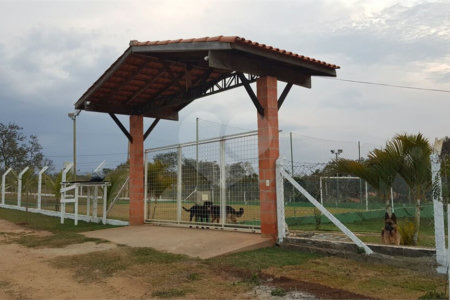 Chácara à venda com 3 quartos, sendo 1 suíte, no Centro, Araçoiaba da Serra, SP