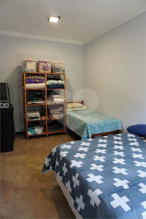 Casa à venda com 4 quartos, sendo 2 suítes, no condomínio Primavera, Salto - SP
