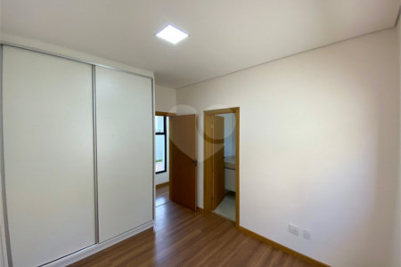 Casa térrea para venda no condomínio Residencial Quebec