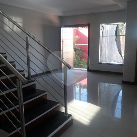 Excelente casa para venda no Parque Fher