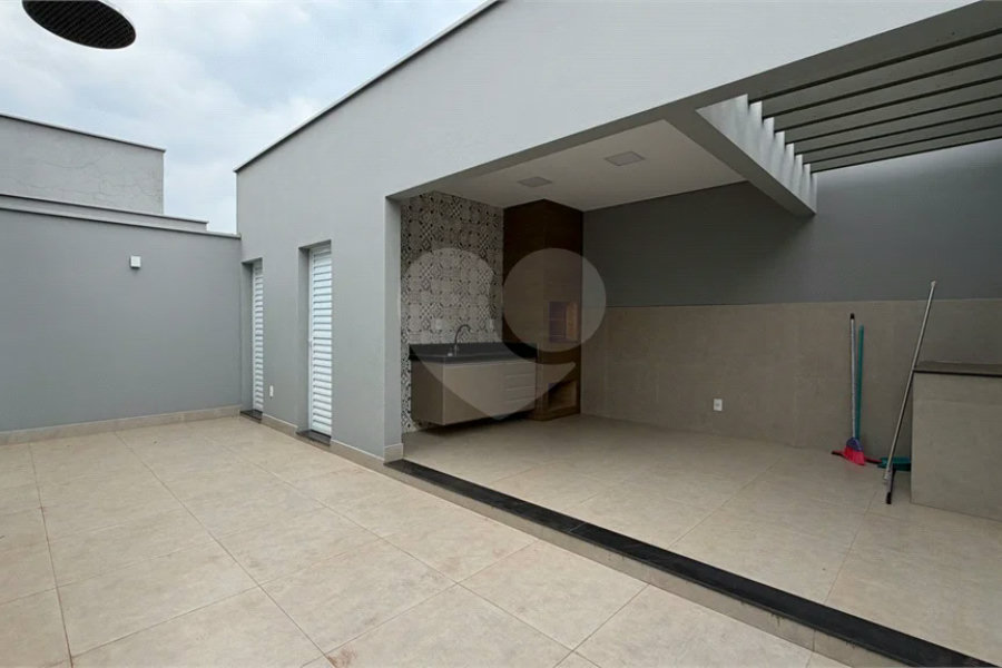 Casa à venda ou para alugar com 3 quartos, sendo 1 suíte,  no condomínio Residencial Mônaco, Piracicaba - SP
