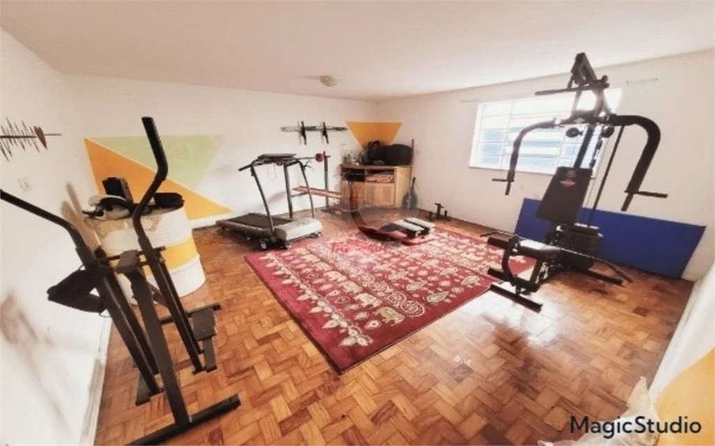 Casa para venda ou locação em São Caetano do Sul, no bairro Olímpico, com 307 m², 8 quartos (3 suítes) e 10 vagas de garagem