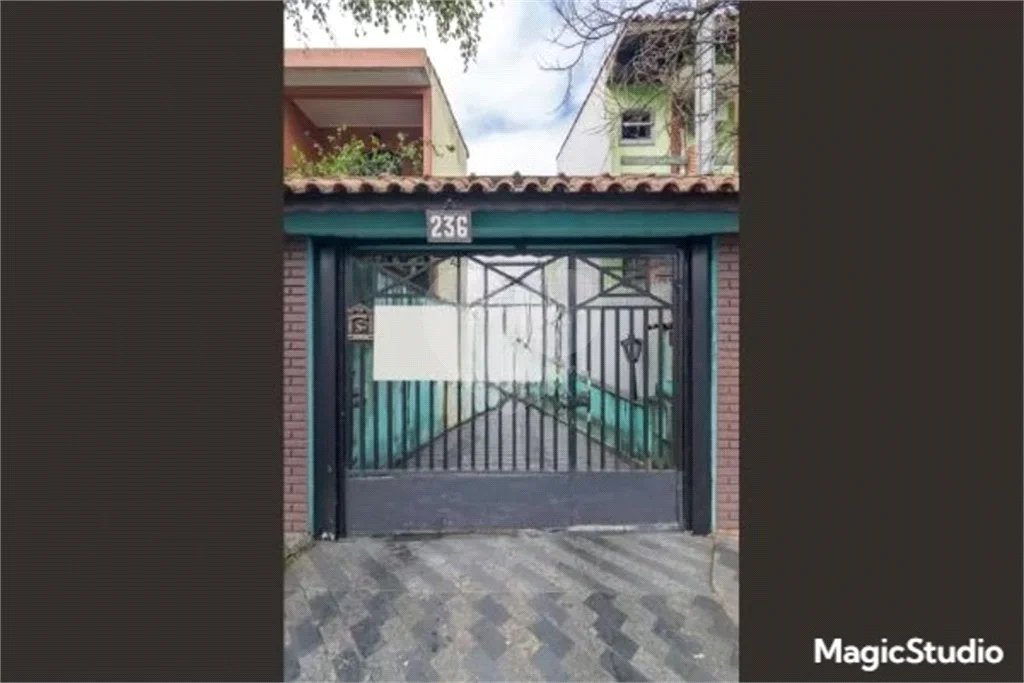 Casa com 275m², 3 quartos, 2 suítes, 8 garagens, à venda em Santo André