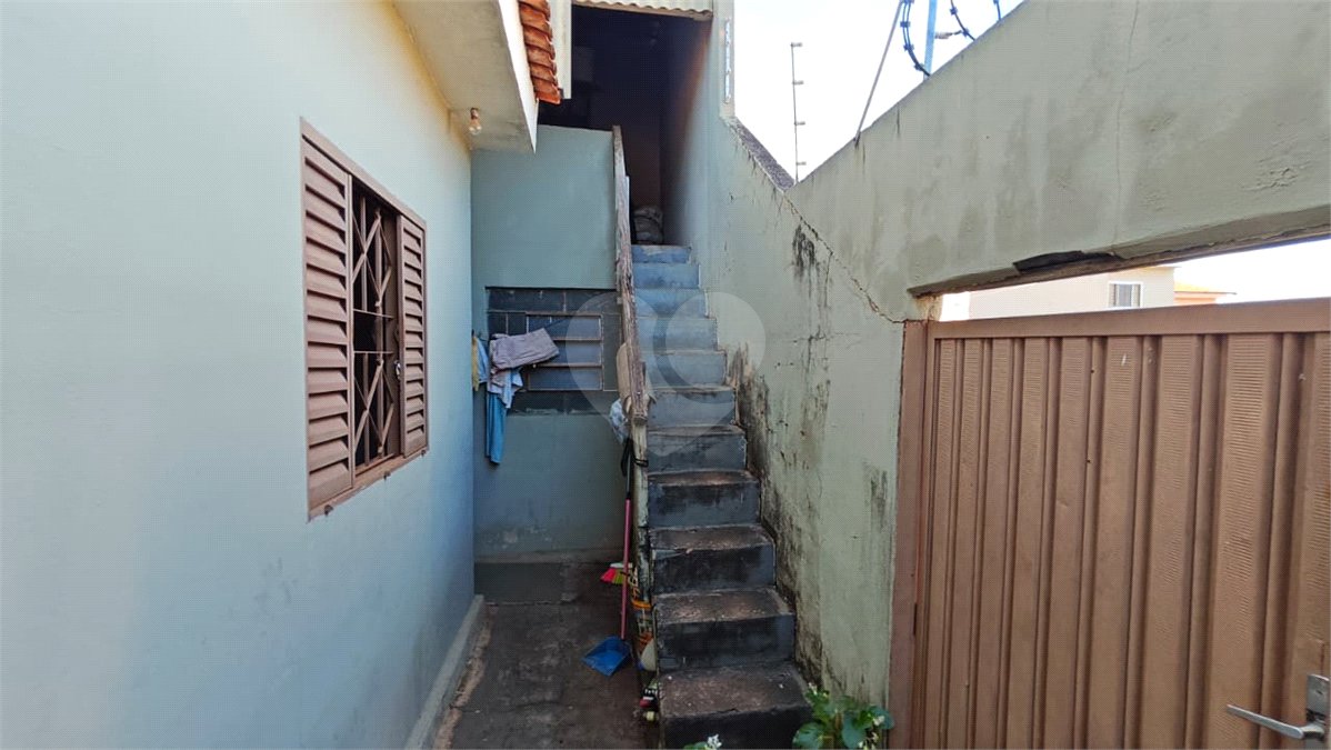 Oportunidade Única no Santa Felícia: Casa 3 dormitórios, Conforto, Espaço de Sobra e a Melhor Localização de São Carlos!