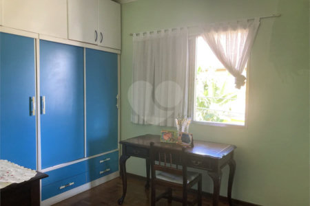 Casa com 4 dormitórios na Saúde.