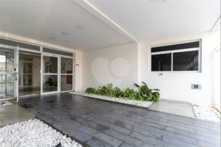 Apartamento de 02 dormitórios sendo 1 suíte