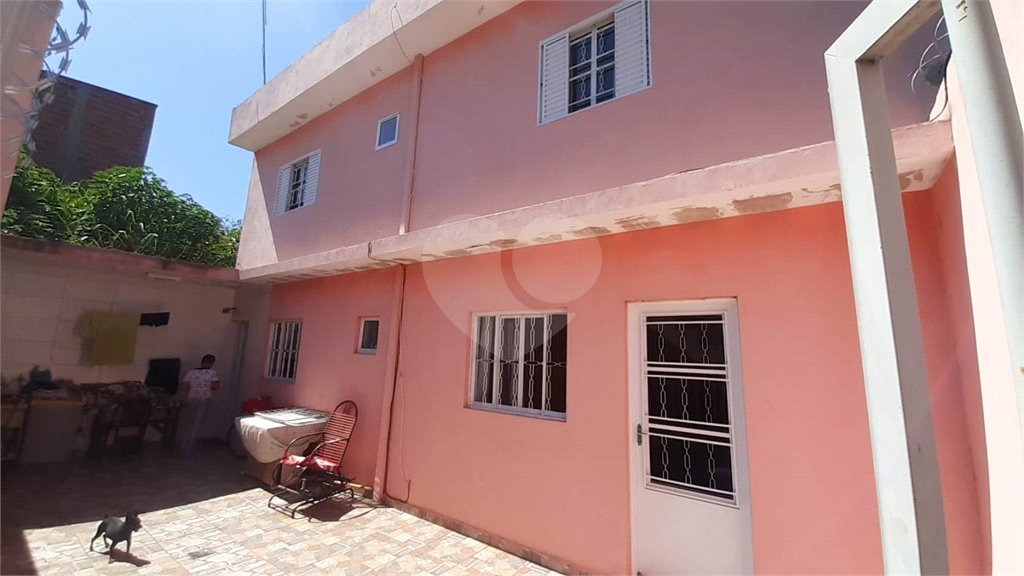 Casa sobrado no Jardim das Torres Prolongamento