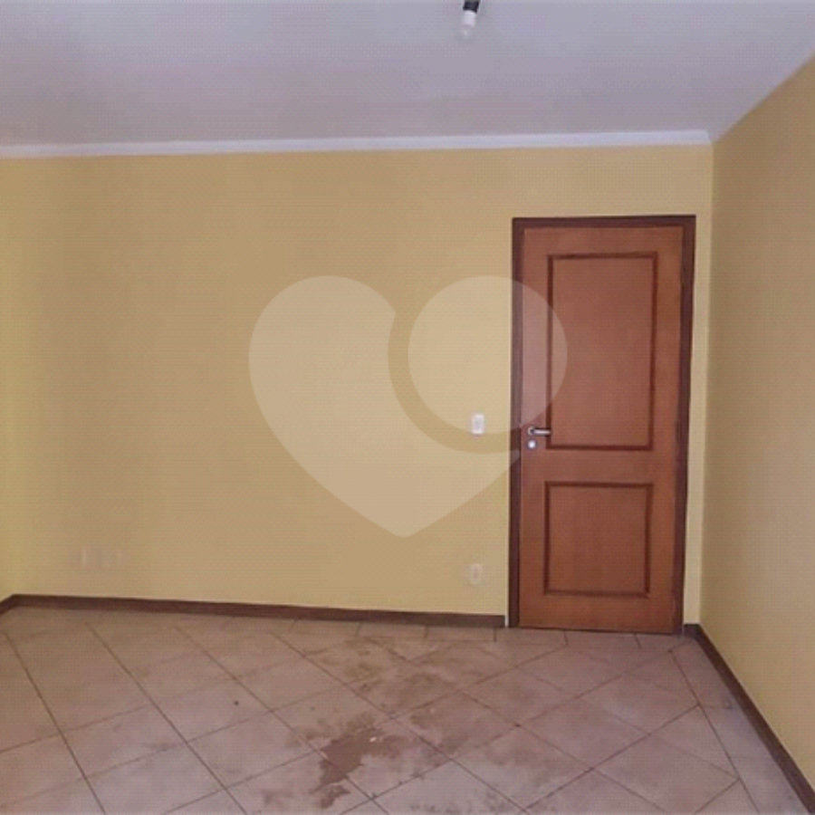 Apartamento no Condomínio Joan Miro .