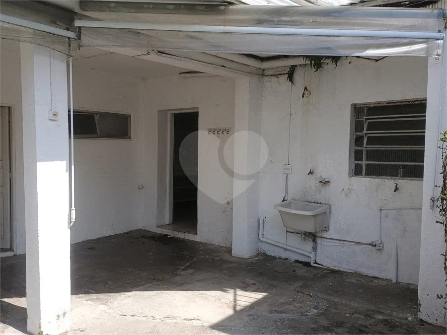 Casa de 1 dormitório com quintal e jardim na Vila Ipojuca!